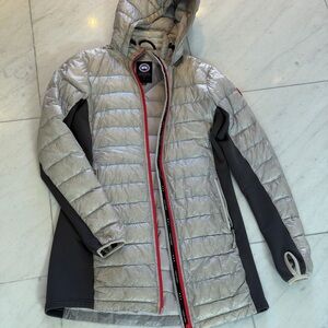 Canada Goose 🇨🇦 Womens S HyBridge Down long hooded jacket
